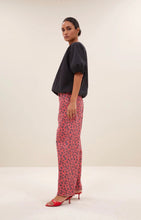 Charger l&#39;image dans la galerie, Pantalon LEW RED CHEETAH
