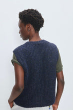 Charger l&#39;image dans la galerie, Gilet sans manche EAST
