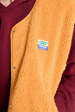 Charger l&#39;image dans la galerie, Veste sans manche HOKTOWN
