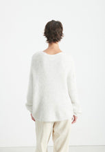 Charger l&#39;image dans la galerie, Pull col rond NUN
