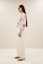 Charger l'image dans la galerie, Blouse BECKY IKAT
