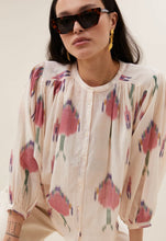 Charger l'image dans la galerie, Blouse BECKY IKAT
